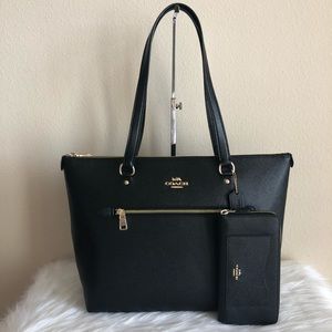 Coach purse and wallet set